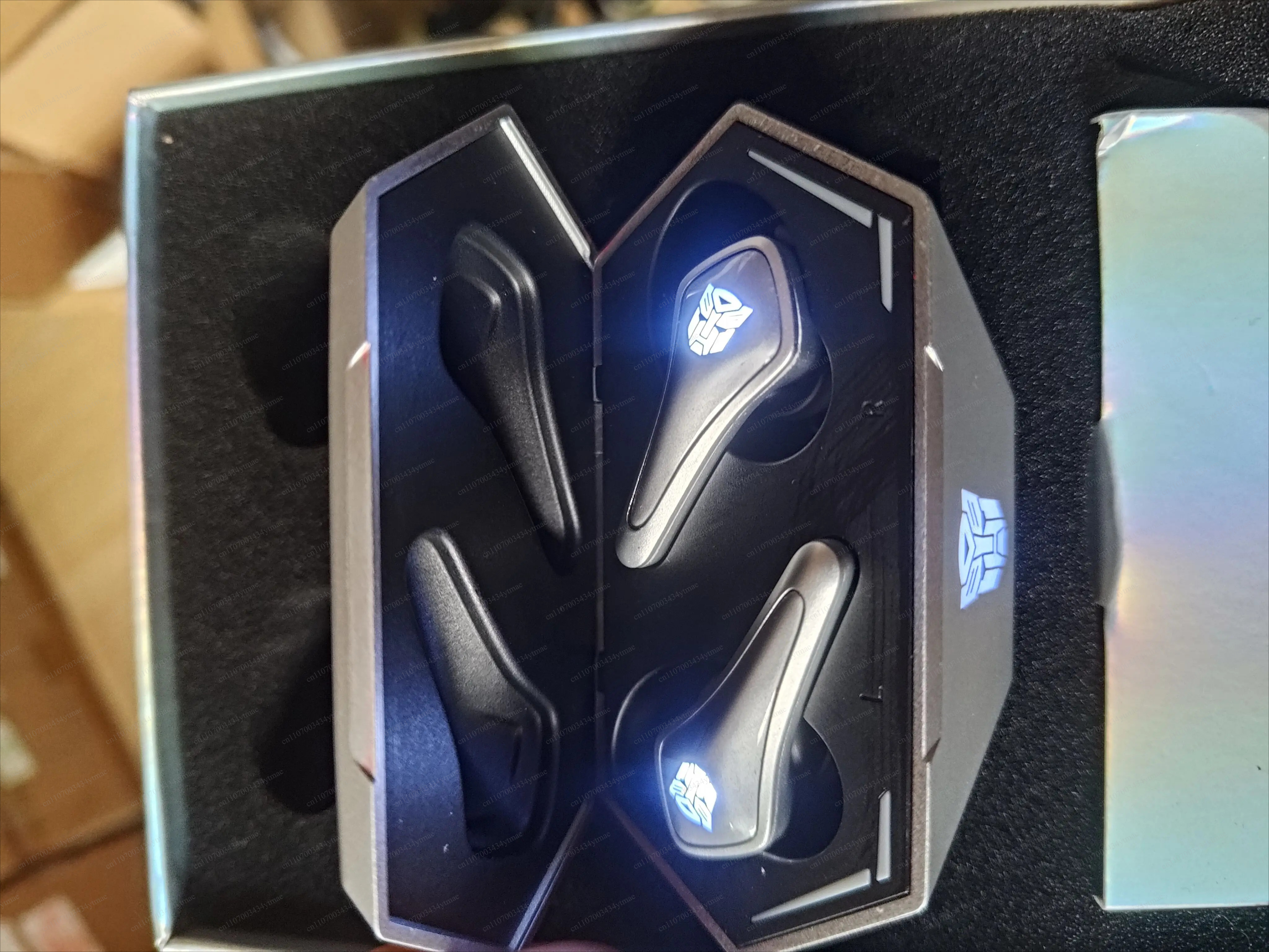 Gaming Hand Accessories - TWS Bluetooth Gaming Earphones Second Hand